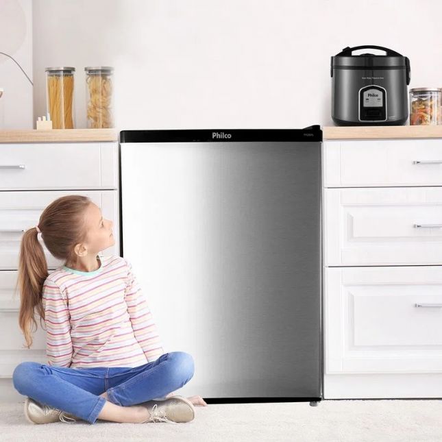 Frigobar c/ compressor Philco PFG85PL Platinum 67L 110v