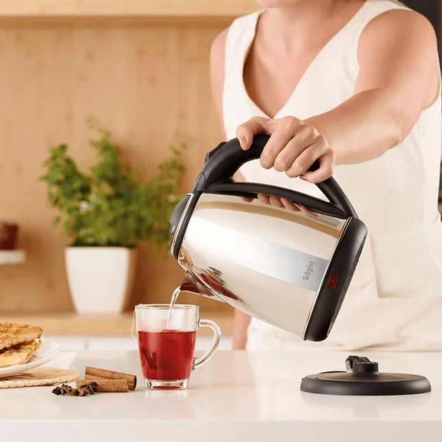 Chaleira Inox 1,8L - Jarra Sem Fio Desligamento Automático 1.200W 110V